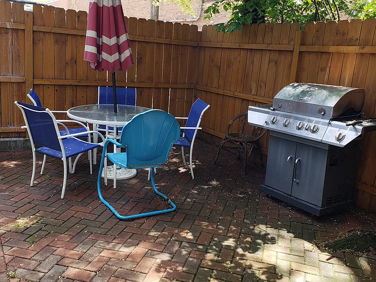 1513 N Claremont Ave #1 — Photo 4