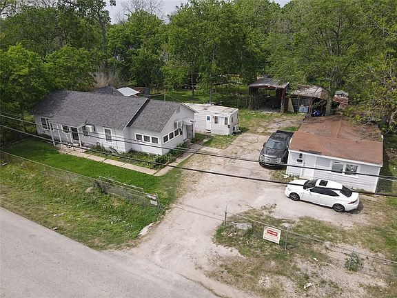 2nd image of 5101 Crane St #B