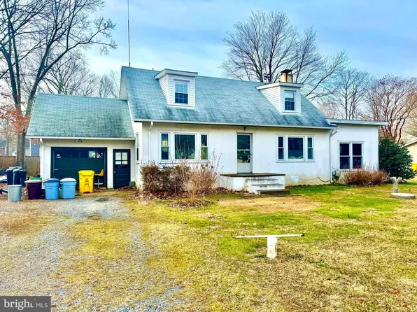 1241 Steamboat Rd, Shady Side, MD 20764