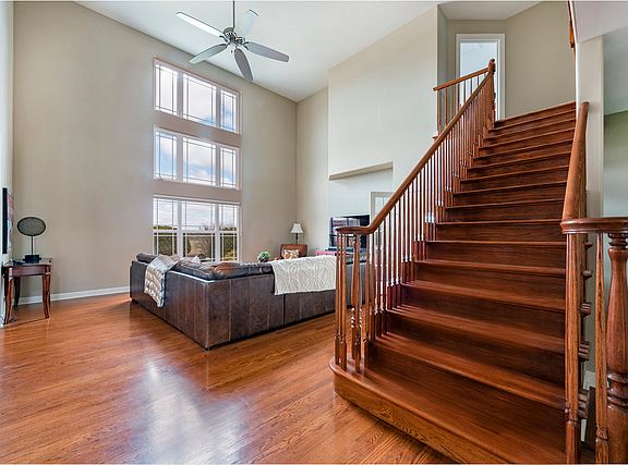 5th image of 26838 Basswood Cir