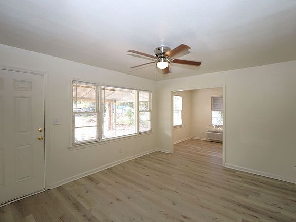 5th image of 716 E Brookwood Dr