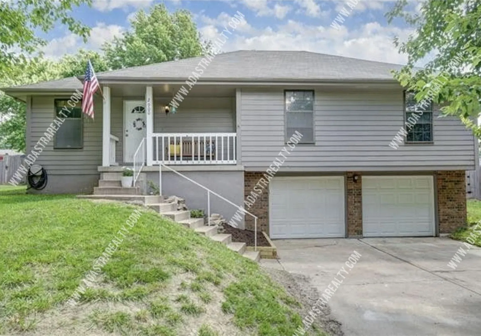 Gorgeous Blue Springs Home-Coming SOON!! — Photo 2