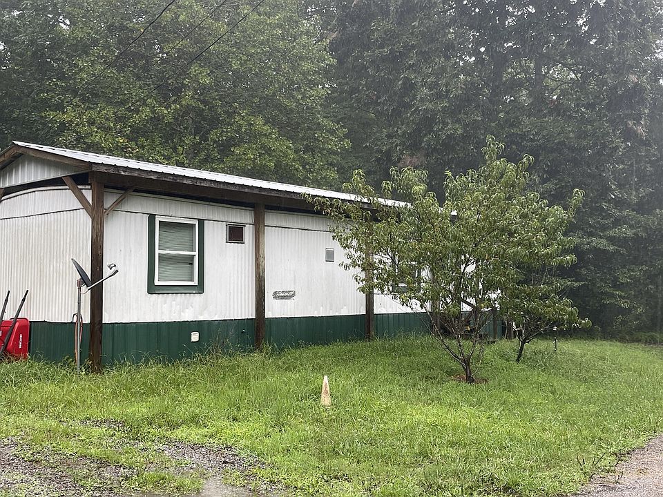 2nd image of 201 Four Star Loop Rd