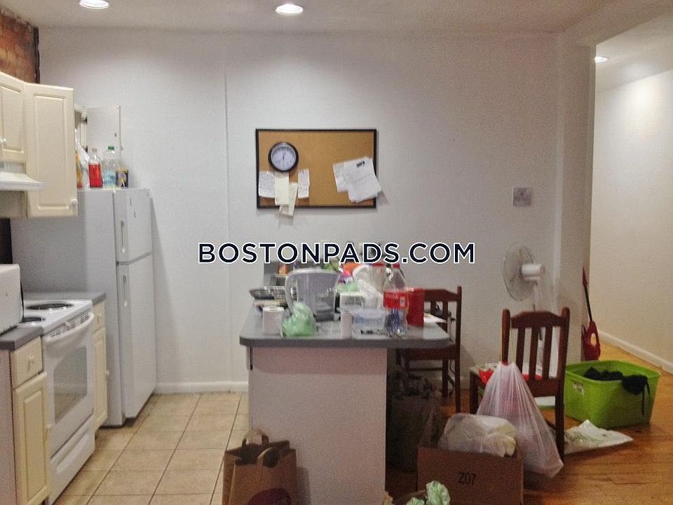2nd image of 610 Columbus Ave #U4