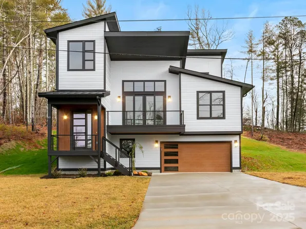 43 Reta Rd, Fairview, NC 28730