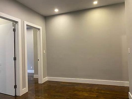 5th image of 122 E 103rd St APT 1