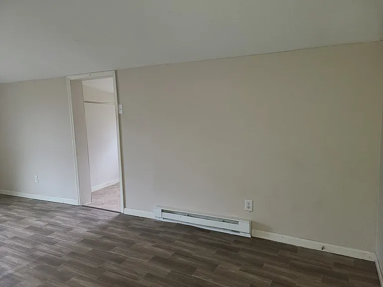 105 McClure St — Photo 38