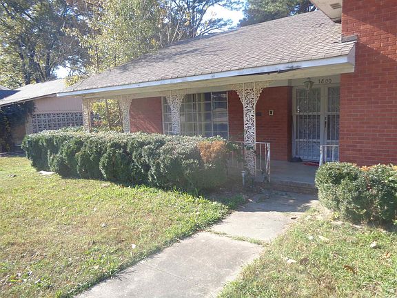 3rd image of 1800 S Monroe St