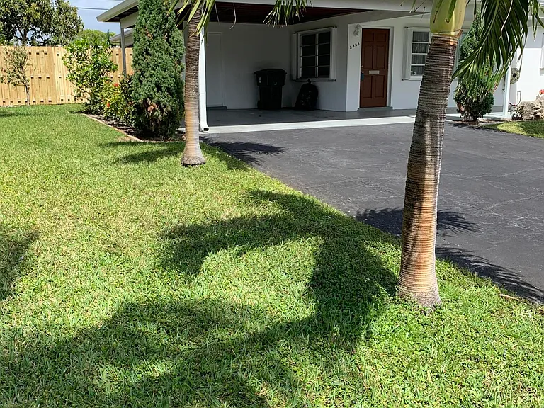 2325 NE 4th Ave — Photo 16
