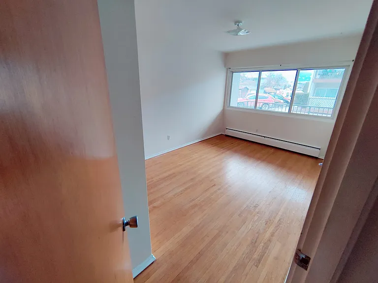 471 Winnipeg St — Photo 14