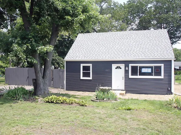 3329 New Mexico St, Lake Station, IN 46405