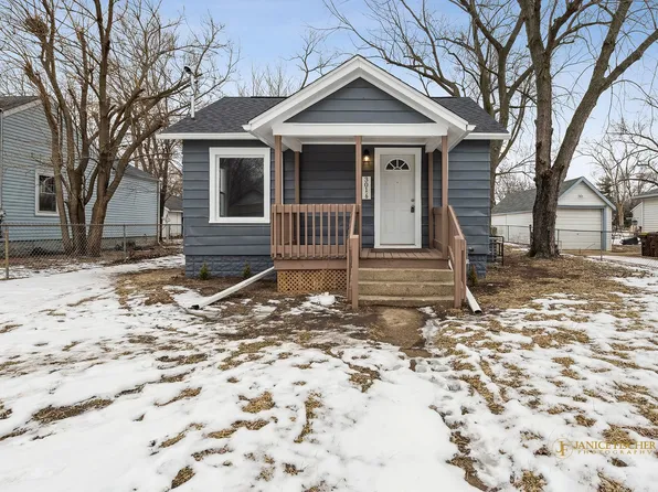 3016 7th St, Rockford, IL 61109