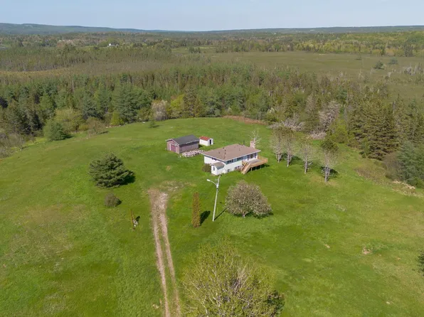 723 Intervale Rd, Cape Breton, NS B1K 1T1