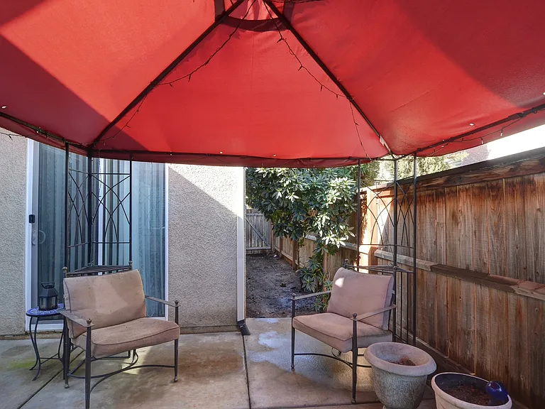 1886 N Highland Ave — Photo 17