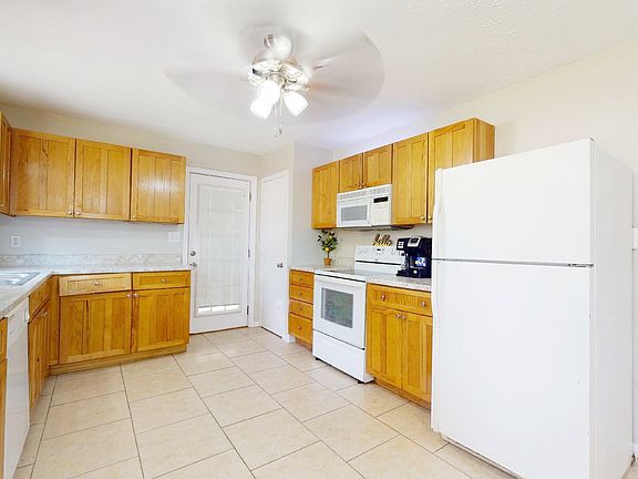 5th image of 707 Rose Dr