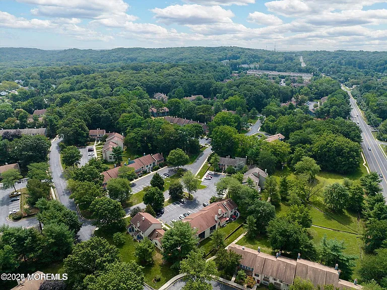 80 Bradford Ct — Photo 17