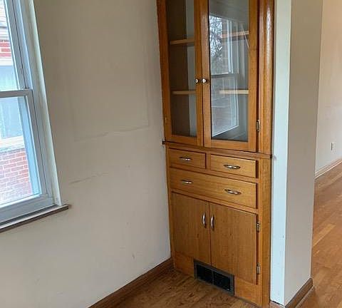 5th image of 1622 Elmwood Ave #B