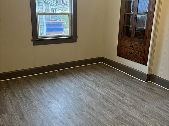 2nd image of 219 N 6th St