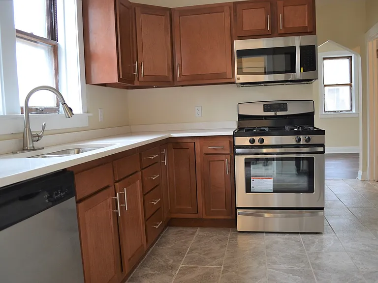 3759 S Union Ave — Photo 7