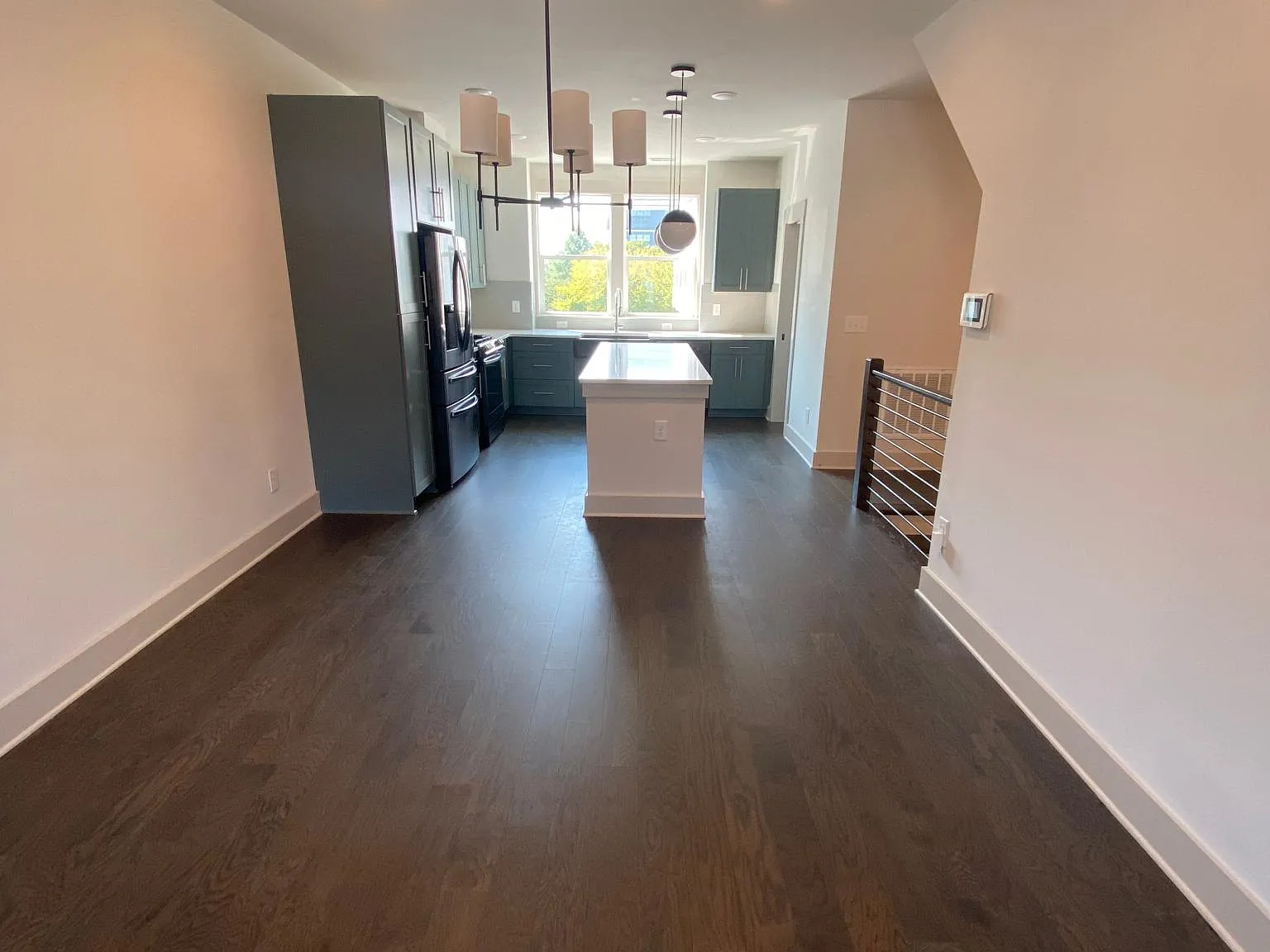 2 bed, 2.5 bath, 1460 sqft, $3,000 — Photo 3