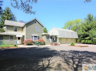 252 Rues Ln, East Brunswick, NJ 08816