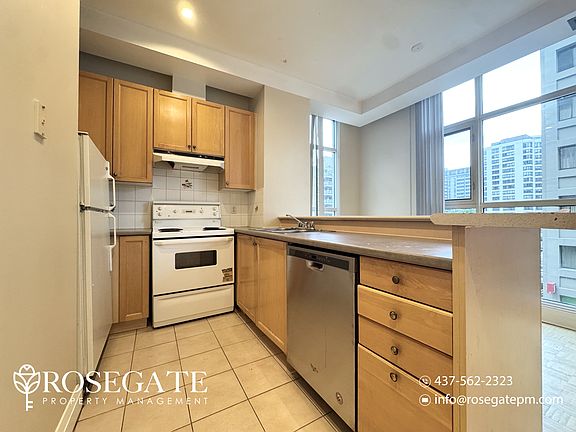 3rd image of 8 Wellesley St E #305