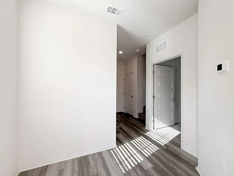 28076 Melrose Dr — Photo 15