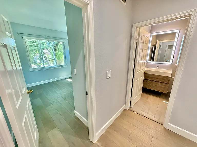 4238 Diavila Ave — Photo 36
