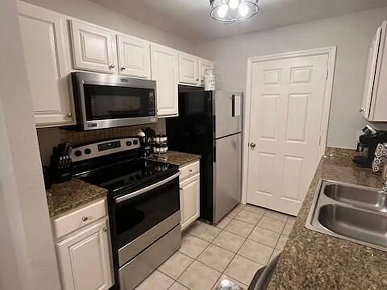 201 Cape Cod Dr — Photo 3