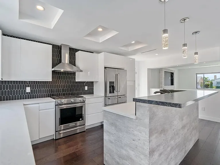 13940 Bermax Ave — Photo 44