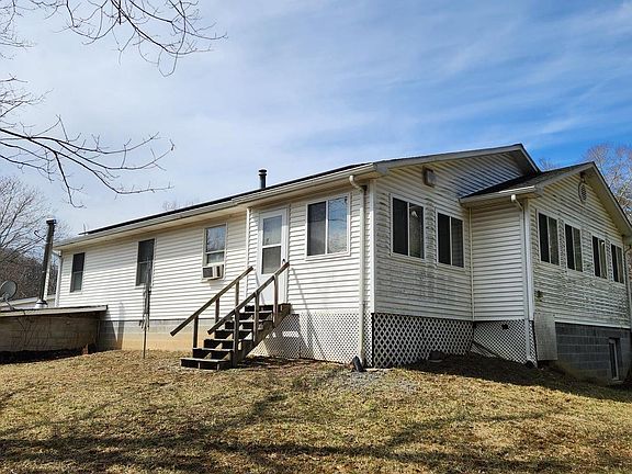 4th image of 1605 Paddys Run Rd