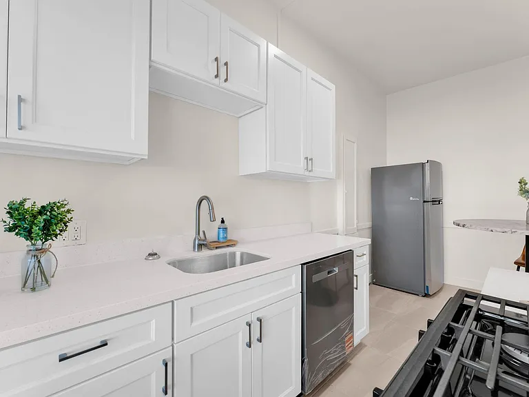 2091 California Street — Photo 24