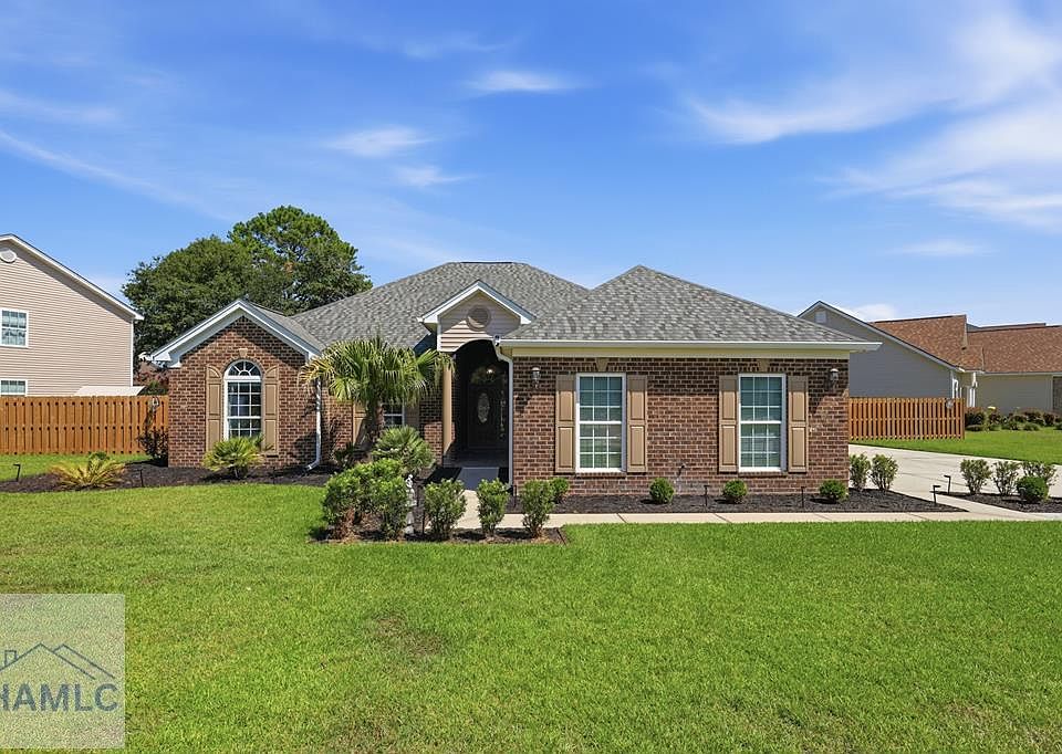 1st image of 425 Stonebridge Cir