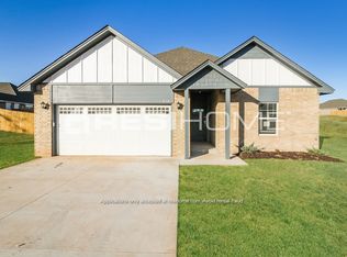1031 Elowyn St, Edmond, OK 73034