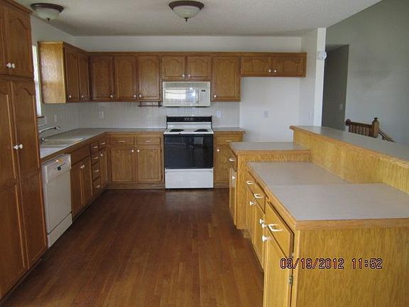 3rd image of 515 Whitestone Dr