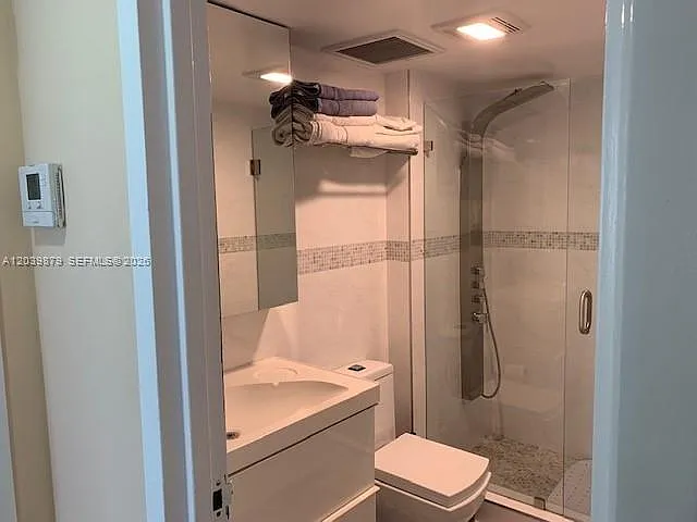 100 Bayview Dr #904 — Photo 12