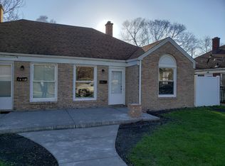 7630 Manor Ave, Munster, IN 46321
