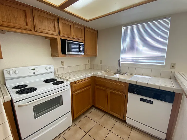 2600 Brookside Dr #23 — Photo 8