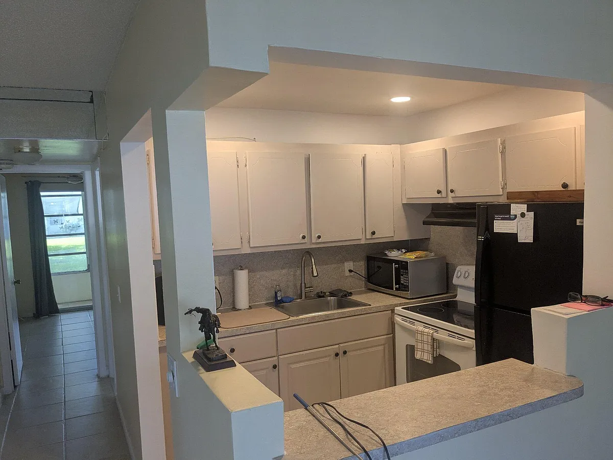 Building Photo - 6 Ventnor A