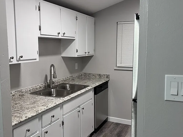 2115 4th Ave #B — Photo 1