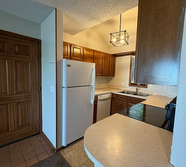 1007 N Lakewind St — Photo 19