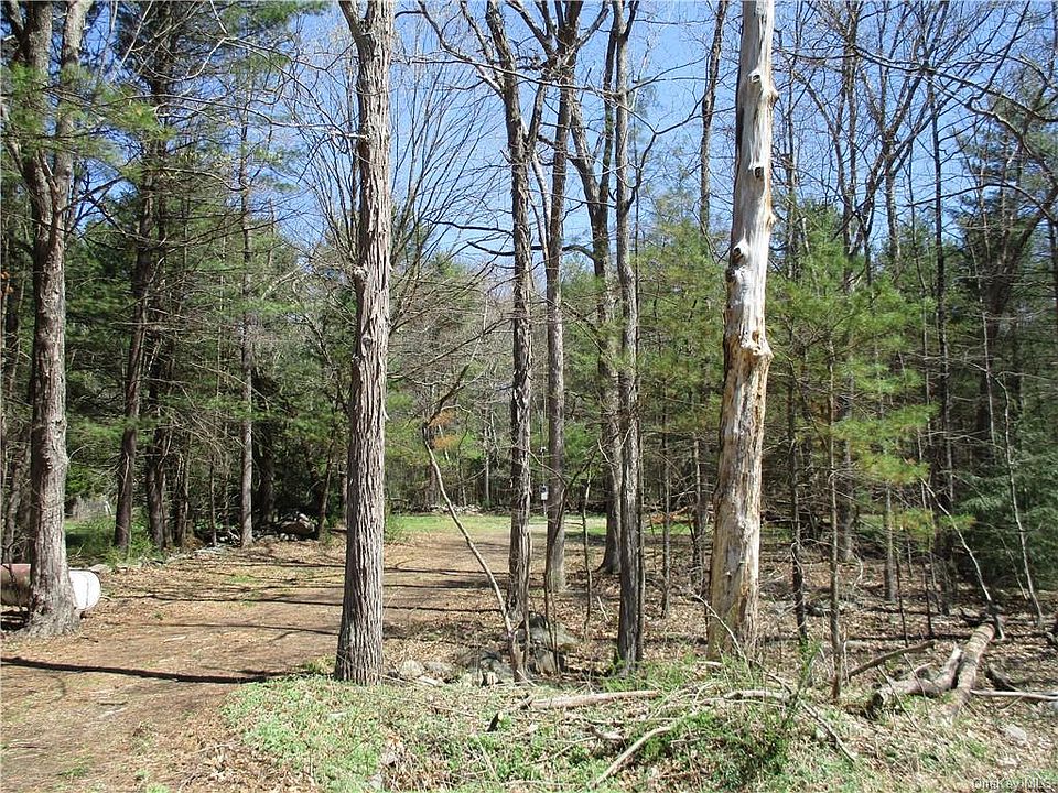 2nd image of 742 Peenpack Trl