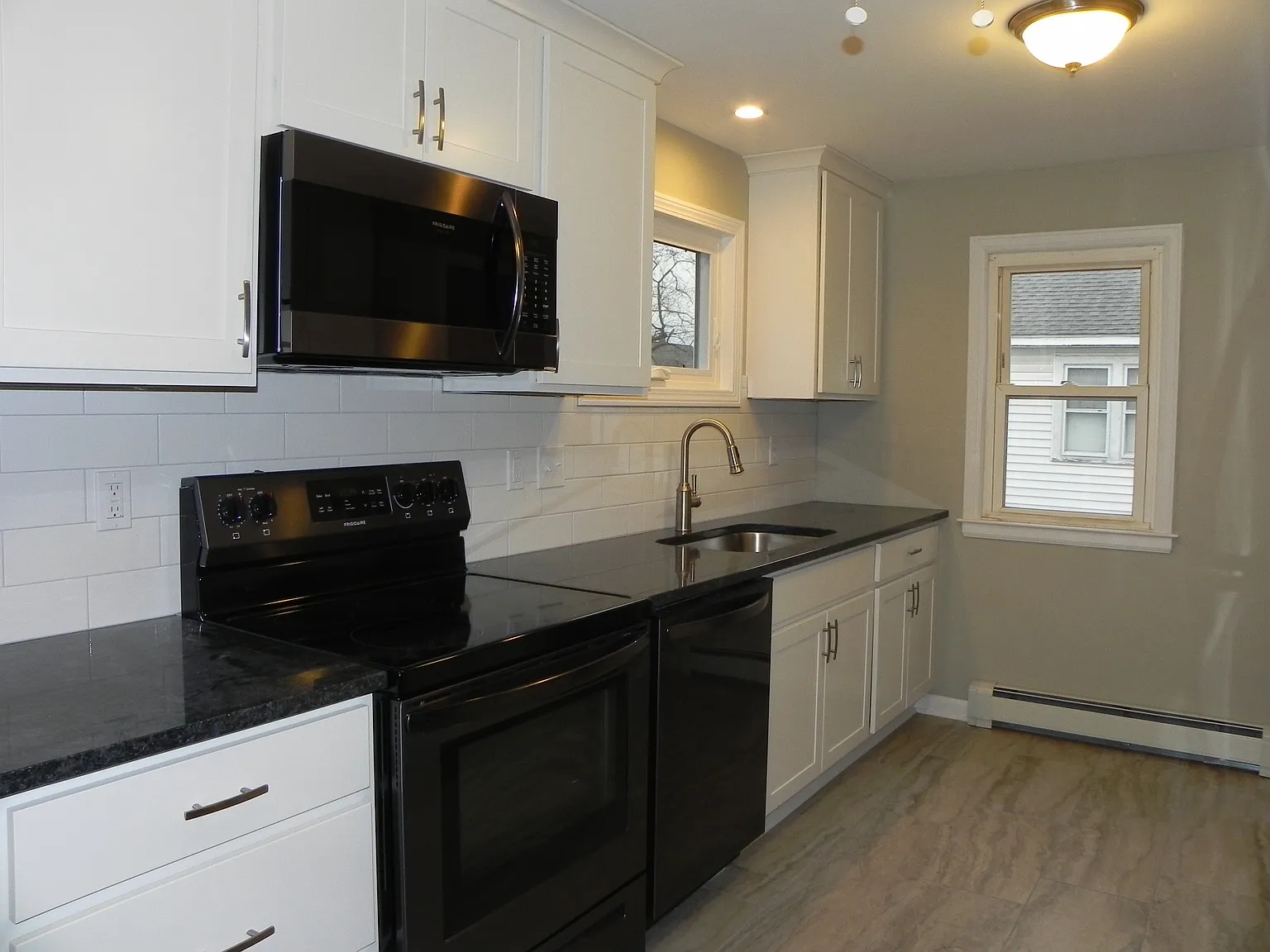 3 bed, 1650 sqft, $2,200 — Photo 3