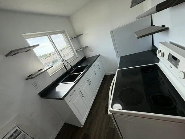 1 bed, 700 sqft, $925 — Photo 1