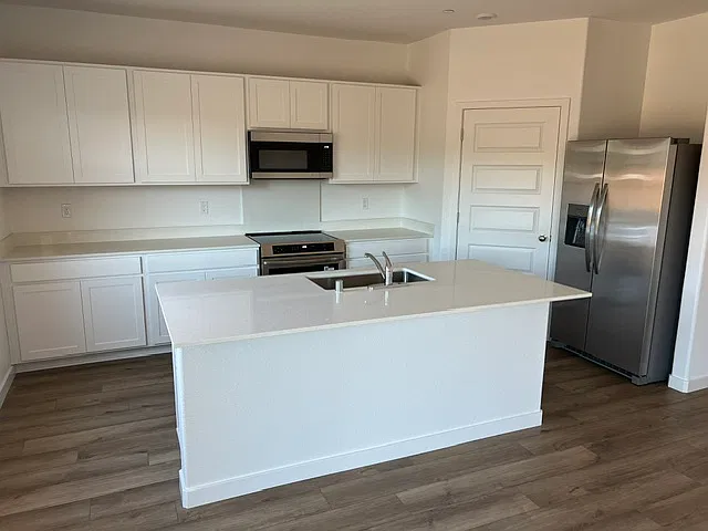 2132 Hesperian Drive - 1 — Photo 2