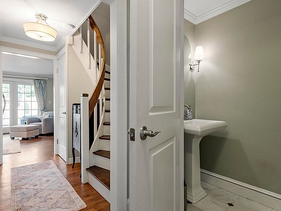 4th image of 11 Oak St Unit 33