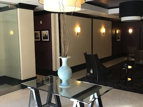 4th image of 585 N Rossmore Ave APT 408