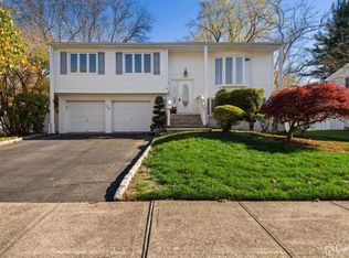 78 Tammy Pl, Iselin, NJ 08830