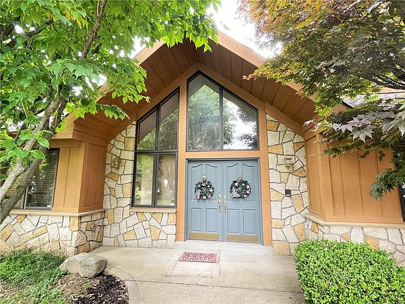 2nd image of 3008 Wedgewood Ct