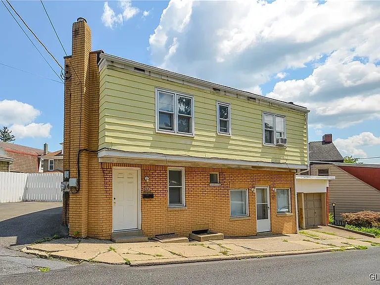 822 S 23rd St — Photo 7